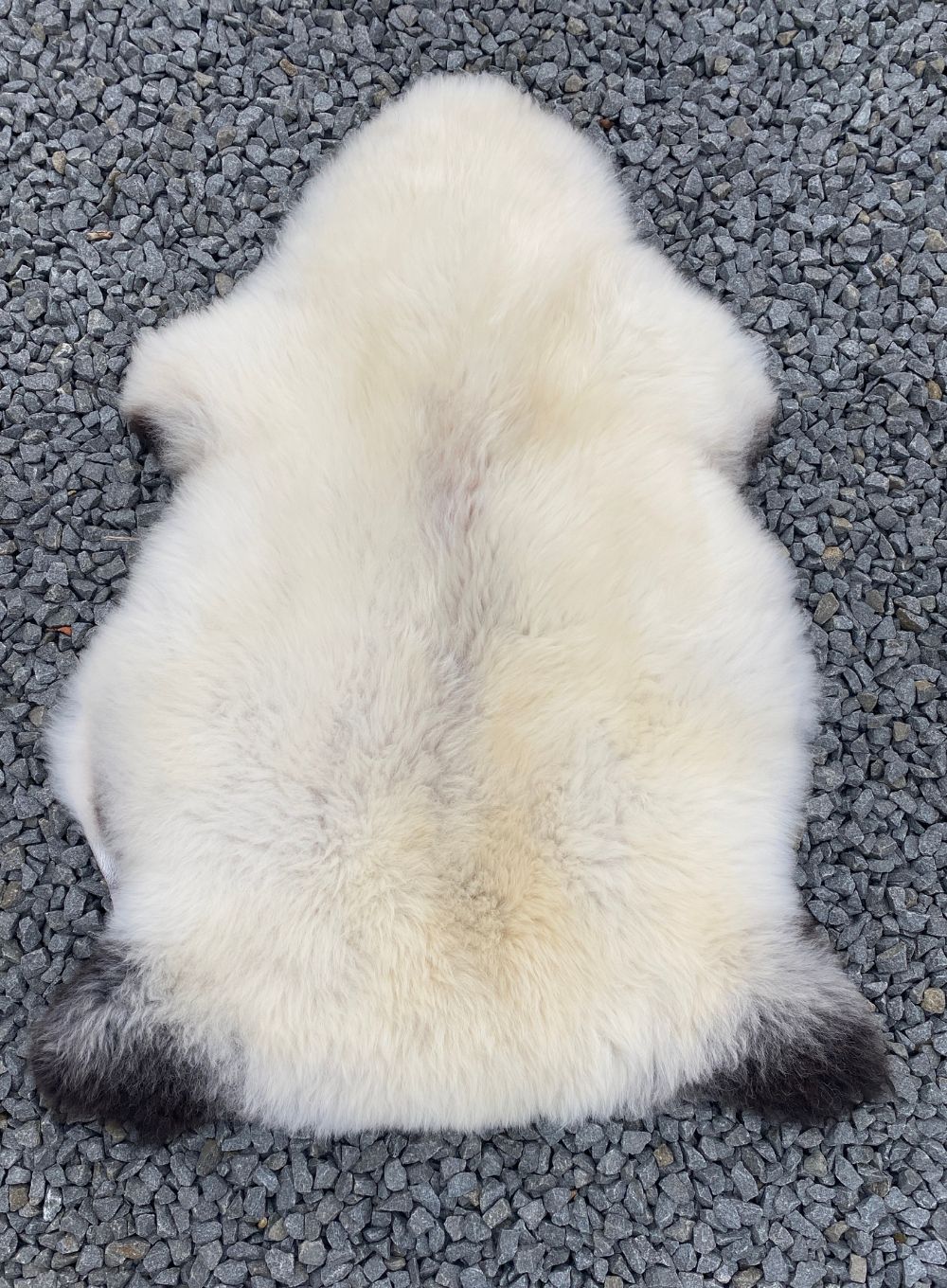 Nand Cream Speckled Badger Face British Sheepskin Rug - Image 3