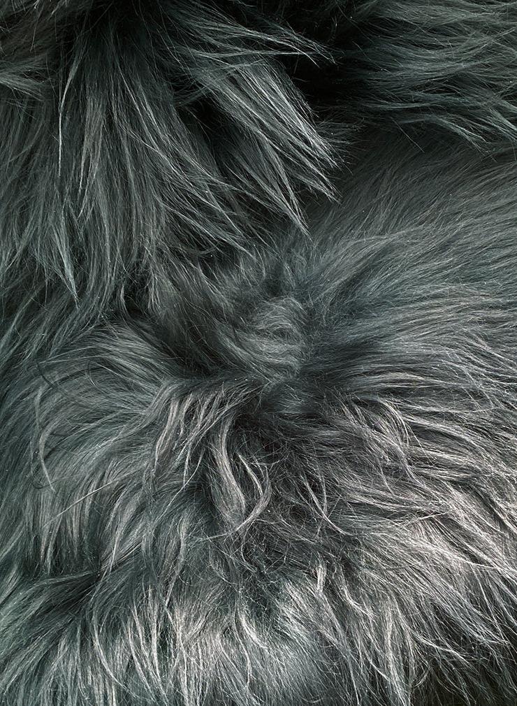 Dyed Dark Green Icelandic Sheepskin Rug - Image 4