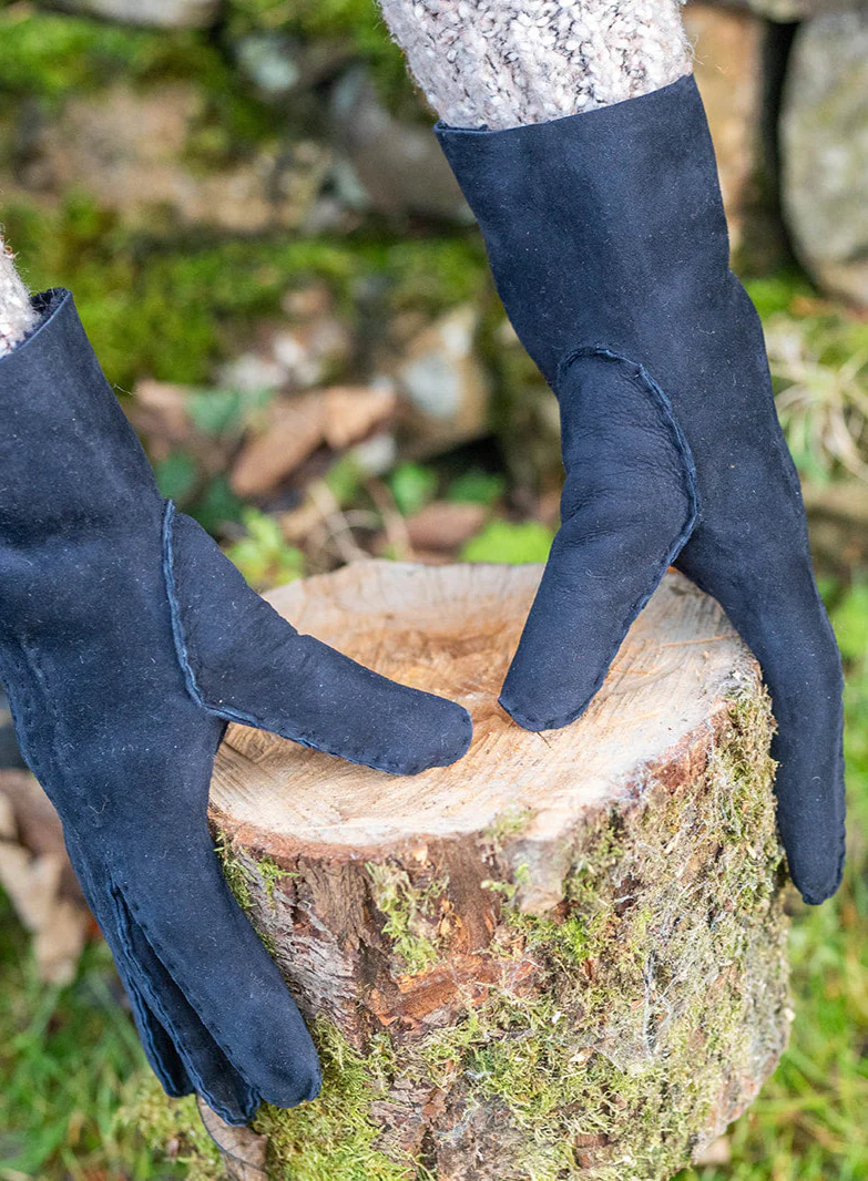 Hand Sewn Ladies Lambskin Gloves - Image 3