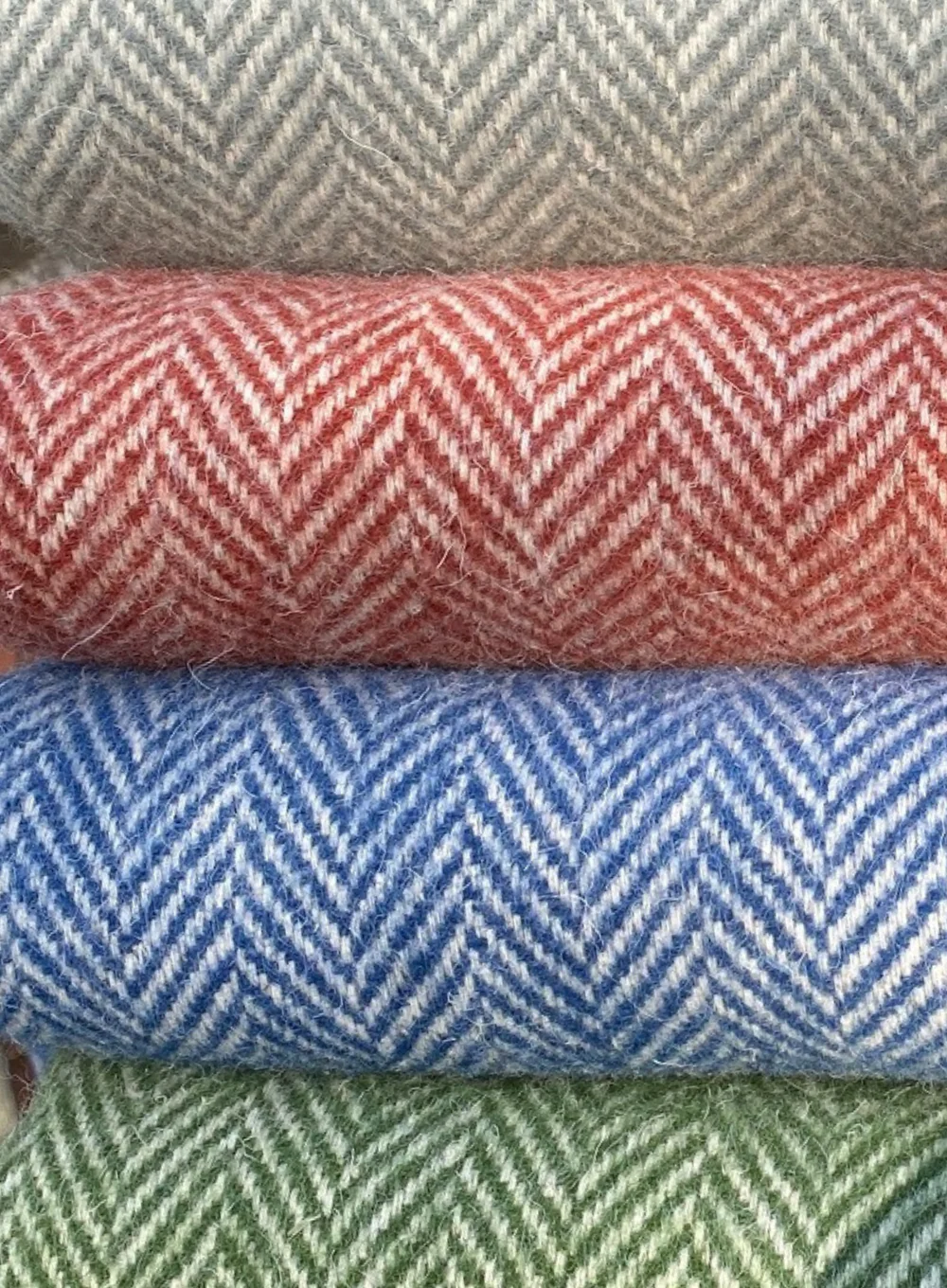 Herringbone Dalesbred Traceable Wool Travel Rug - Image 2