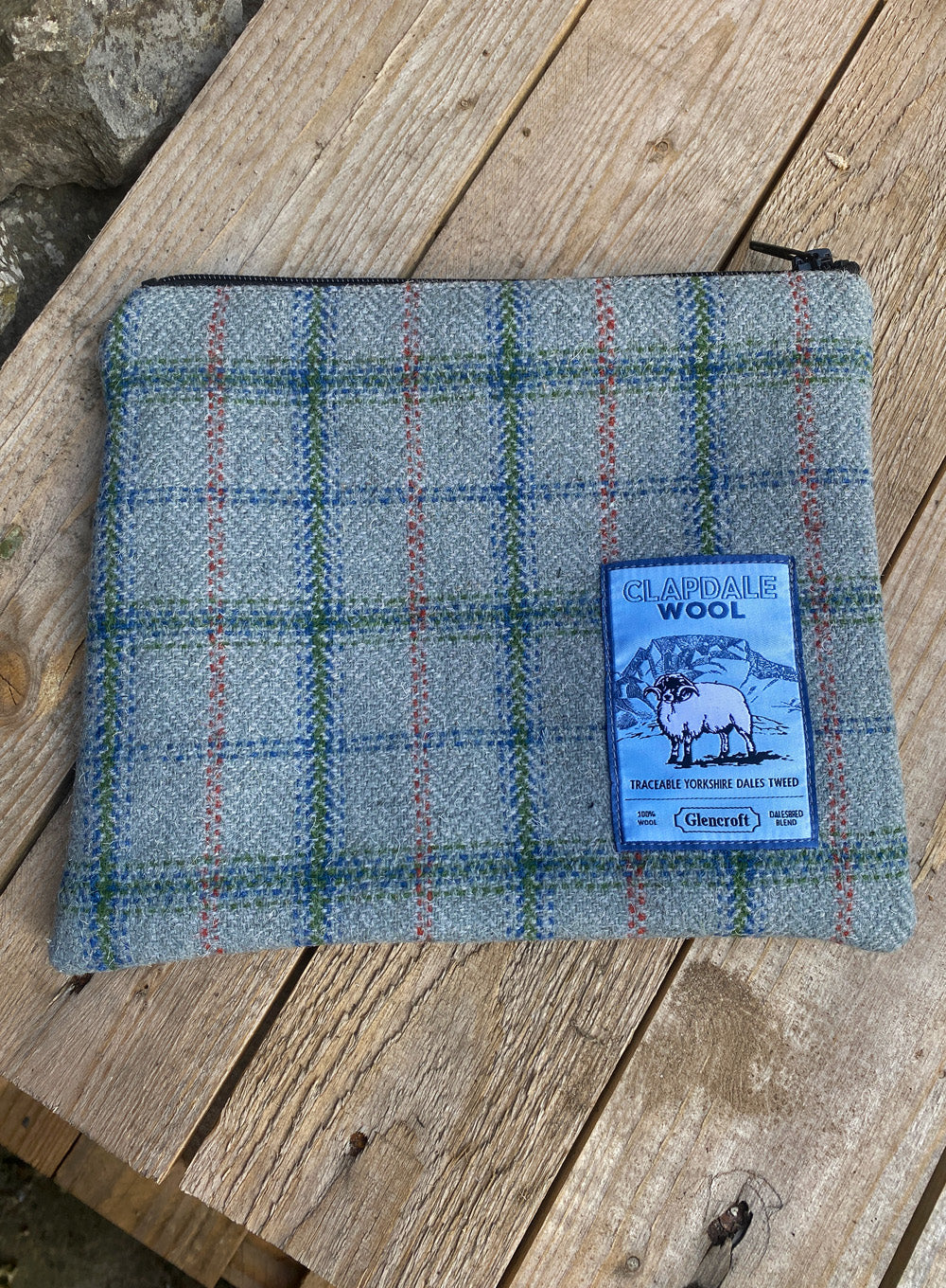 Traceable Clapdale Wool Dalesbred Zip Pouch Bag - Image 4